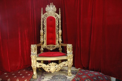 Throne, King&#039;s Decorated