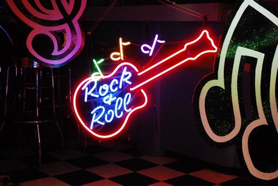 Neon &quot; Rock &amp; Roll &quot; guitar 220v