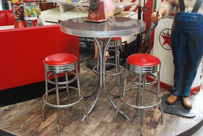 American Diner, Standing Table