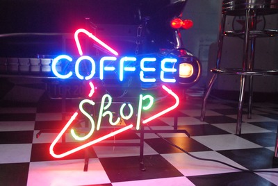 Neon &quot; Coffee Shop &quot; in triangle 220v