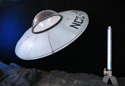 UFO  Flying Saucer  220v