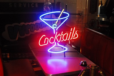 Neon &quot; Cocktails &quot; with glass 220v
