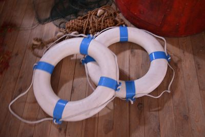 Lifebuoy small 63 ( white wth. blue or red )