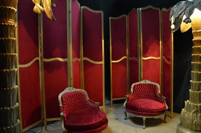 Classical Folding-Screen, red velours