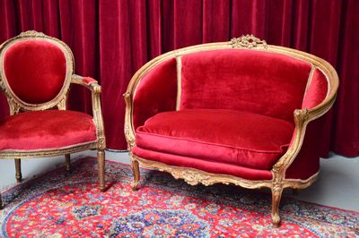 Classical Bench for two, red velours