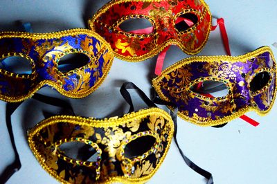 Sale Venetian mask, with Leaf-print in Gold