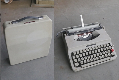 Portable Typewriter &quot;A L L&quot;