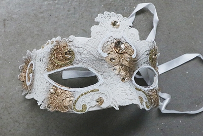 sale Lace Mask in White and Gold